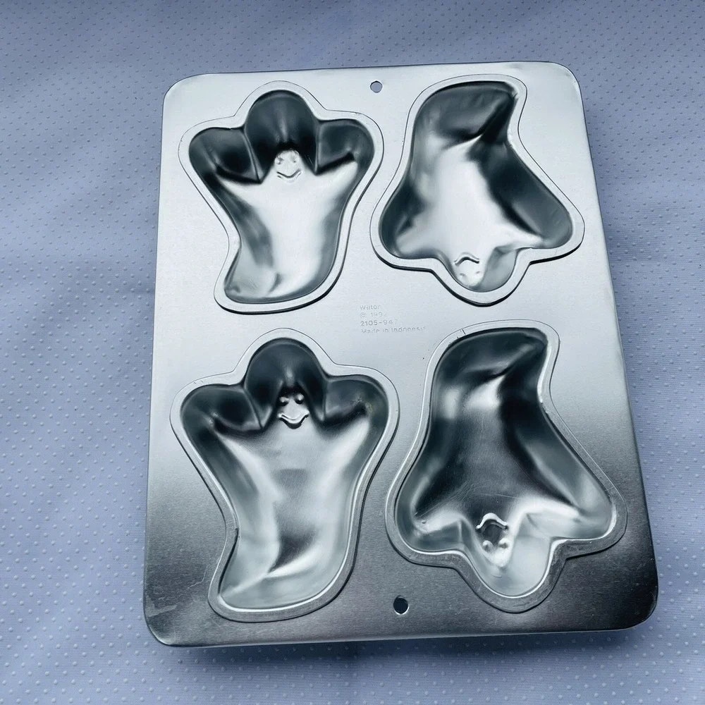 Wilton Halloween Ghost Cakelet Baking Pan Four‎ Molds #2105-947 Vintage 1992